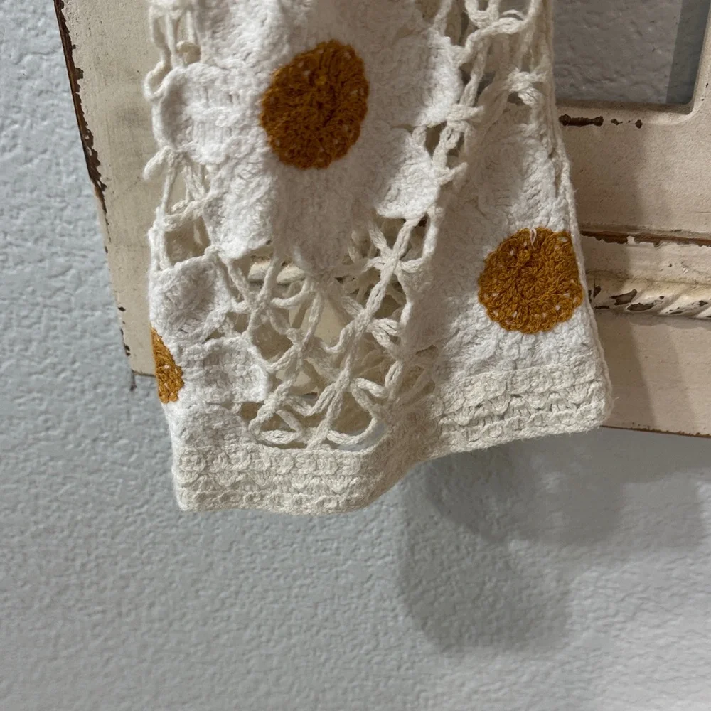 BOHO Crochet moon & Madison Floral Cardigan - Picture 4 of 5